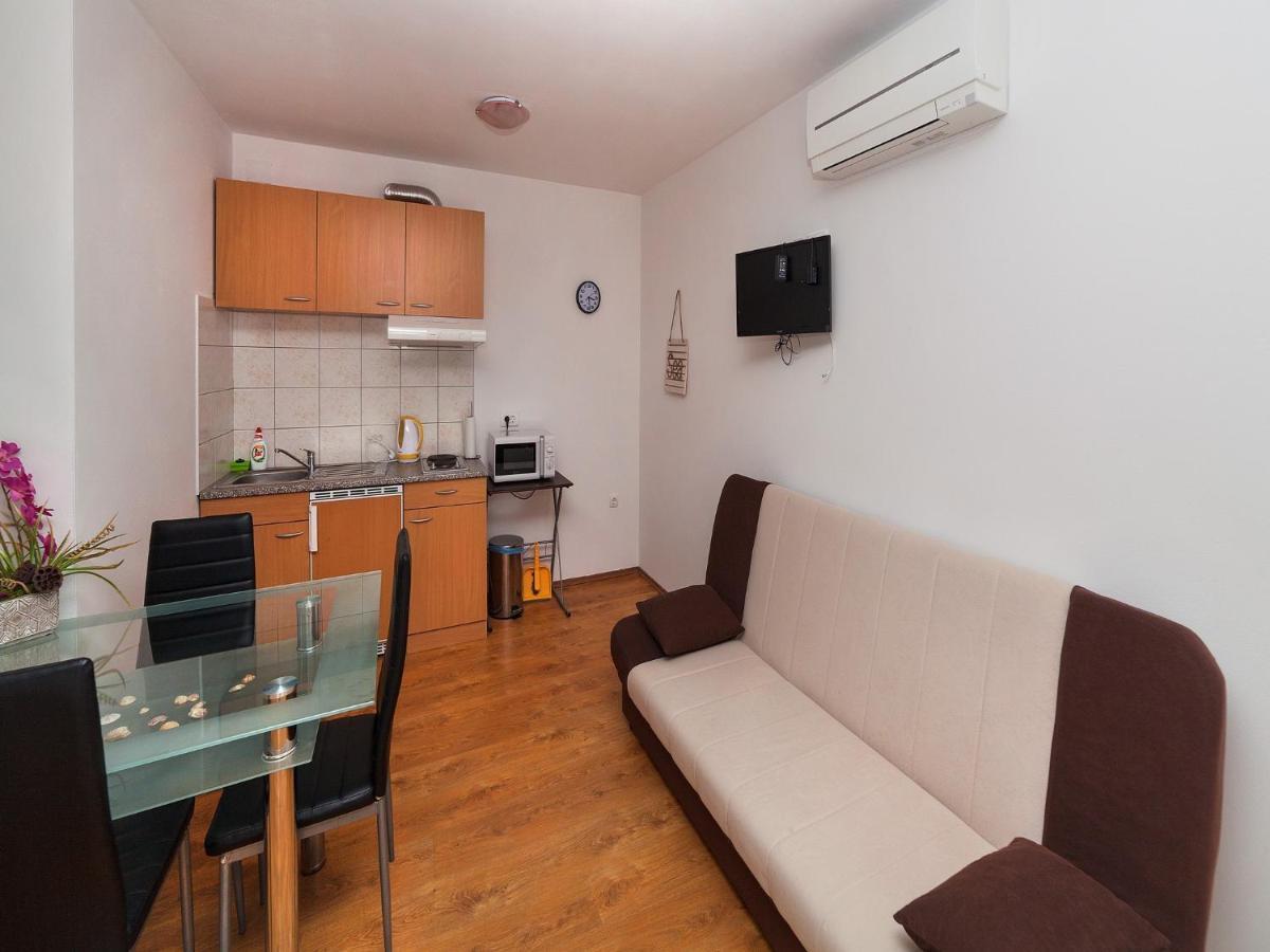 Apartments Barbara Brsec Bagian luar foto